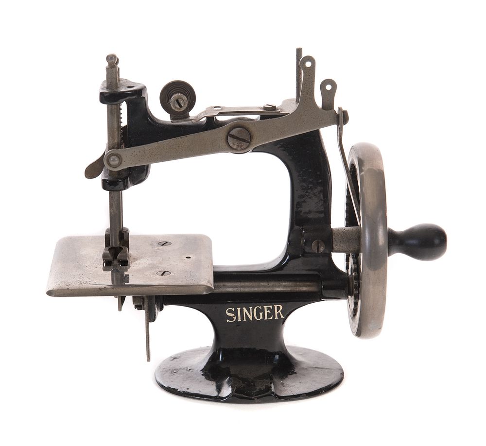 Appraisal: Singer Victorian Childs Sewing Machine Singer Victorian Childs Sewing Machine