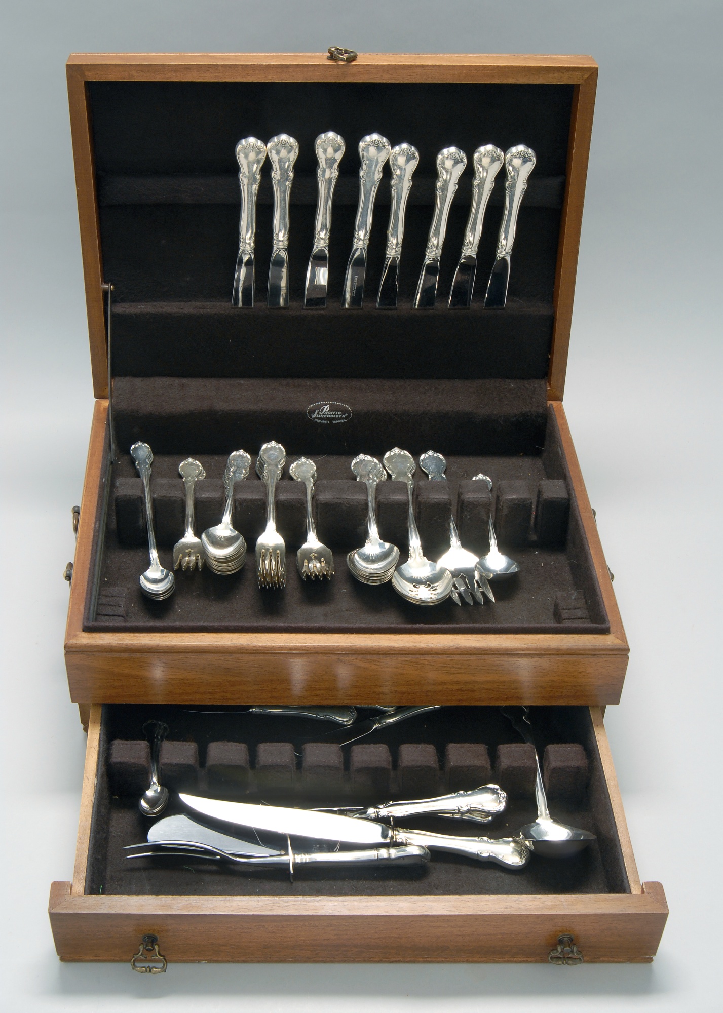 Appraisal: CASED TOWLE MFG CO STERLING SILVER FLATWARE SET In the