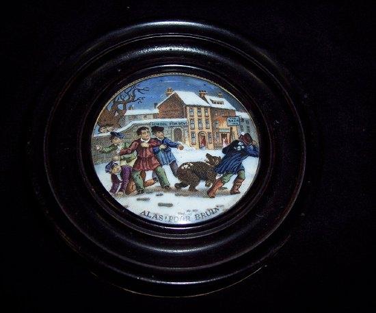 Appraisal: A Prattware pot lid Alas poor Bruin cm diameter