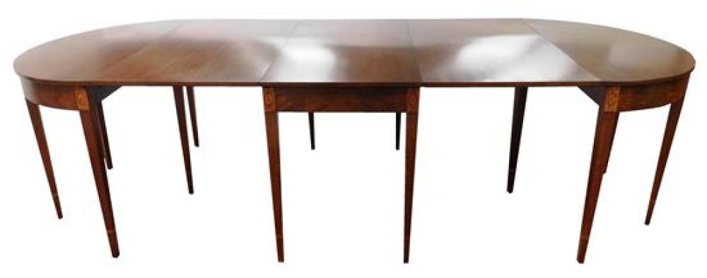 Appraisal: Federal style dining table by Beacon Hill mahogany contrasting veneers