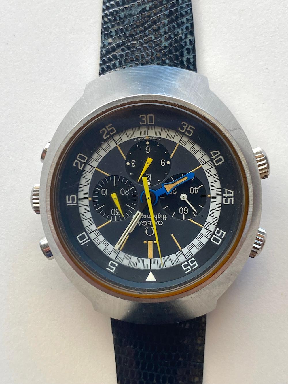 Appraisal: OMEGA CLASSIC VINTAGE FLIGHT MASTERWATCH MANUAL CHRONOGRAPH WATCHCirca jewels black