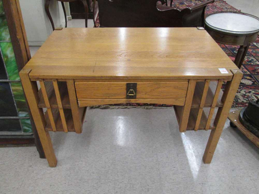 Appraisal: FLAT-TOP OAK CRAFTSMAN STYLE LIBRARY DESK American c having a