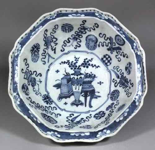 Appraisal: A Chinese blue and white porcelain bowl of shaped outline