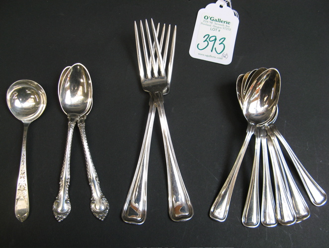 Appraisal: AMERICAN STERLING SILVER FLATWARE pieces including dinner forks and matching