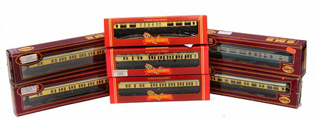 Appraisal: A QUANTITY OF 'OO' GAUGE ROLLING STOCK by Hornby and