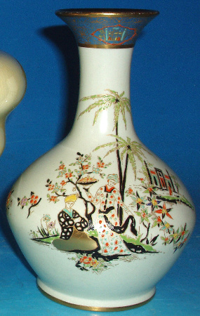 Appraisal: Carltonware Vase Decorated In The persian Design on Cream Ground