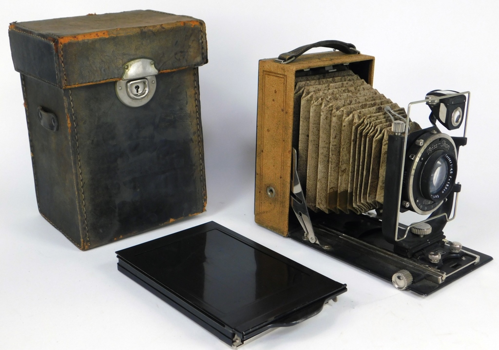 Appraisal: ZEISS IKON MAXIMAR FOLDING CAMERA Zeiss Ikon Maximar folding camera