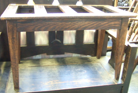 Appraisal: A th century luggage stand raised on splayed supports cm