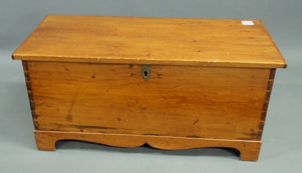 Appraisal: Pine blanket chest c h x w x d