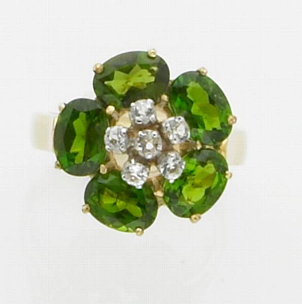 Appraisal: Chrome Diopside and Diamond Ring Of cluster design set with