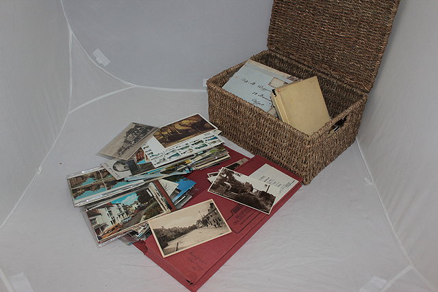 Appraisal: A QUANTITY OF VARIOUS TH CENTURY POSTCARDS to include war