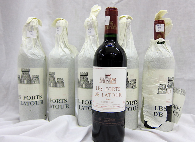 Appraisal: SIX BOTTLES VINTAGE FRENCH RED BORDEAUX Chateau Latour 'Les Forts