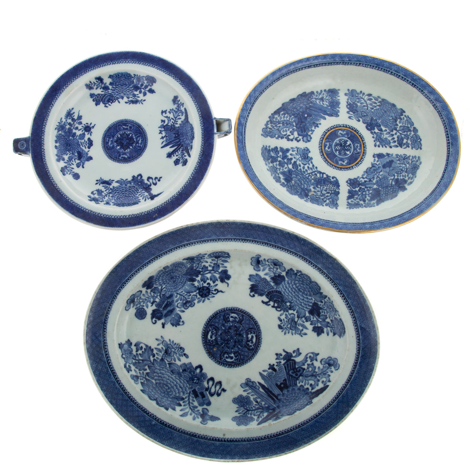 Appraisal: THREE CHINESE EXPORT BLUE FITZHUGH SERVING PIECES Circa - includes