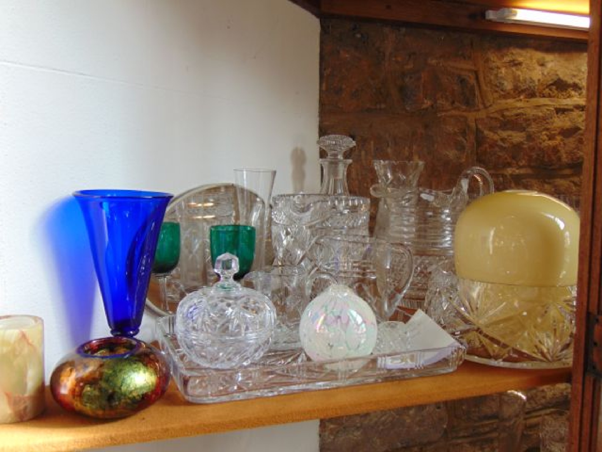 Appraisal: An extensive collection of cut glassware including a set of