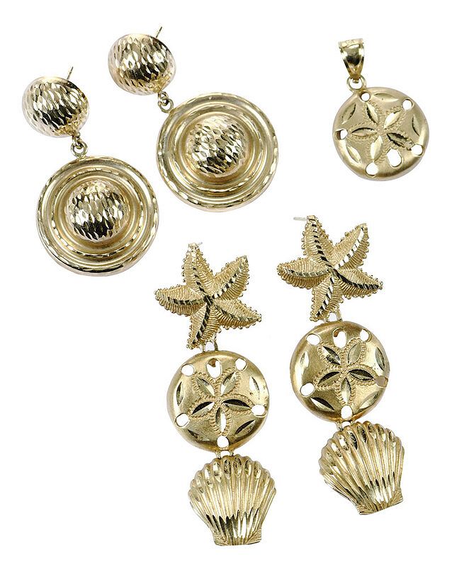 Appraisal: Three Pieces Beach Themed Gold Jewelry earrings starfish sand dollar