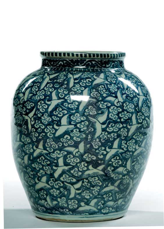 Appraisal: LARGE MING WANLI CRANES JAR Massive Chinese Ming Dynasty blue