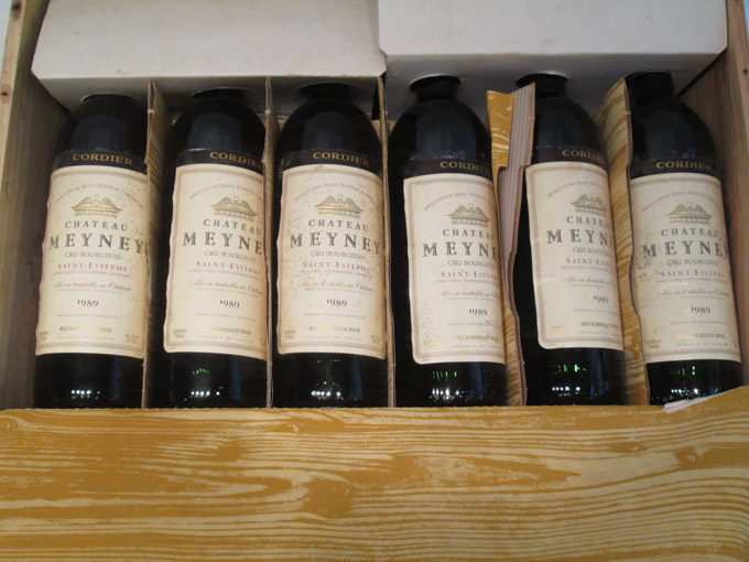 Appraisal: A TWELVE BOTTLE CASE OF VINTAGE FRENCH RED BORDEAUX WINE