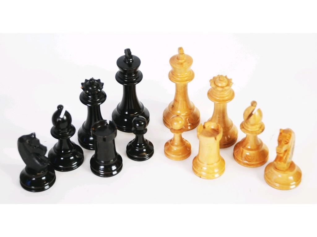 Appraisal: SET OF BOXWOOD STAUNTON CHESS PIECES in wooden slide top