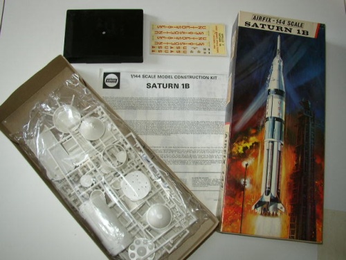 Appraisal: Saturn IB A scale kit of the Saturn IB developed