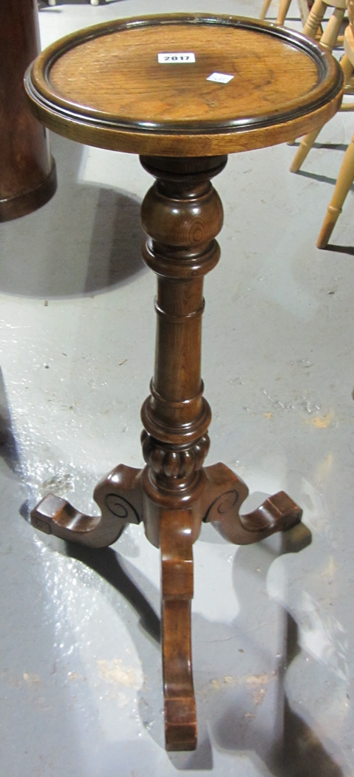 Appraisal: An oak jardiniere stand and a nursing chair