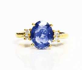 Appraisal: An ct gold Ceylon type sapphire and diamond ring size