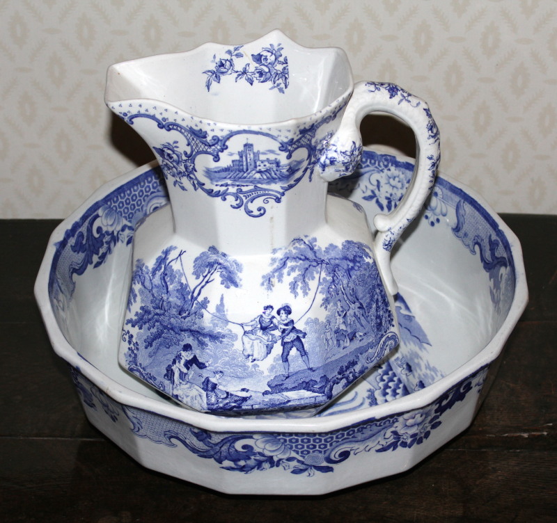 Appraisal: A Mason's ironstone blue and white octagonal toilet jug with