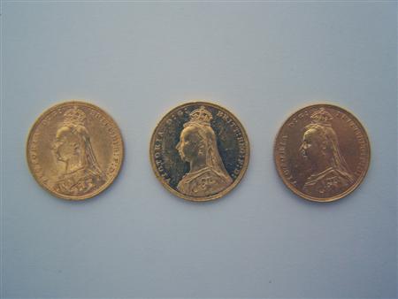 Appraisal: GB Three Victorian Jubilee head sovereigns all London mint to