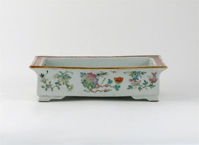 Appraisal: A Chinese famille rose rectangular shallow jardini re painted with