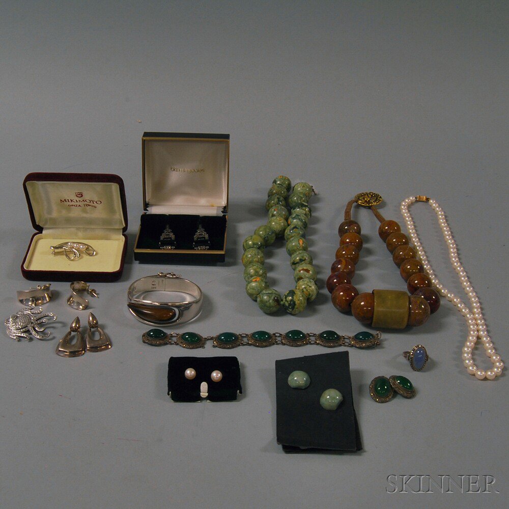 Appraisal: Group of Assorted Jewelry including a strand of pearls an