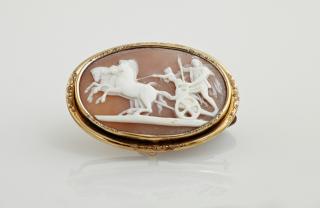 Appraisal: K Yellow Gold Cameo Brooch early th c with incised