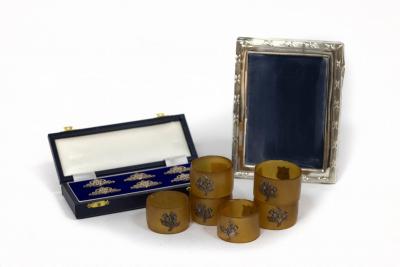 Appraisal: A set of six silver place card holders Albert Edward