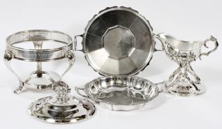 Appraisal: SILVERPLATE TABLE WARE SILVERPLATE TABLE WARE Including round gadrooned dish