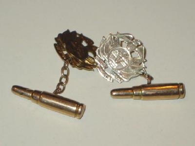 Appraisal: A PAIR OF CT GOLD CUFF LINKS with pierced eagle