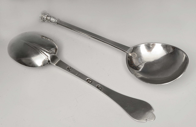 Appraisal: A CHARLES II SILVER APOSTLE SPOON marked in the bowl