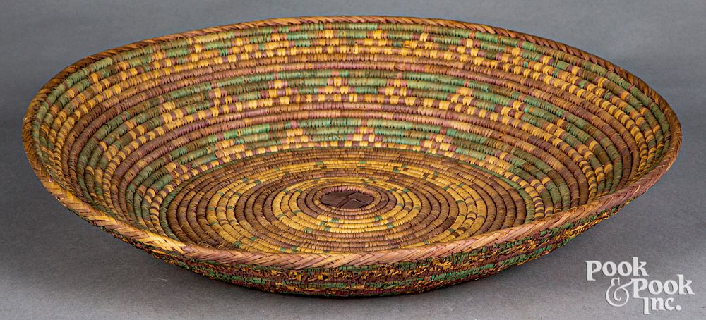 Appraisal: Large Southwestern Native American Indian basket Large Southwestern Native American