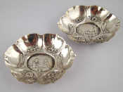 Appraisal: A pair of late Victorian silver bon bon dishes shaped