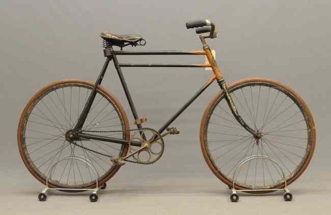 Appraisal: C Peerless ''The Roadster'' pneumatic safety male bicycle Barn fresh