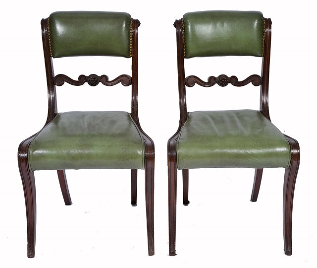 Appraisal: A SET OF SIX AMERICAN FEDERAL STYLE MAHOGANY DINING CHAIRS