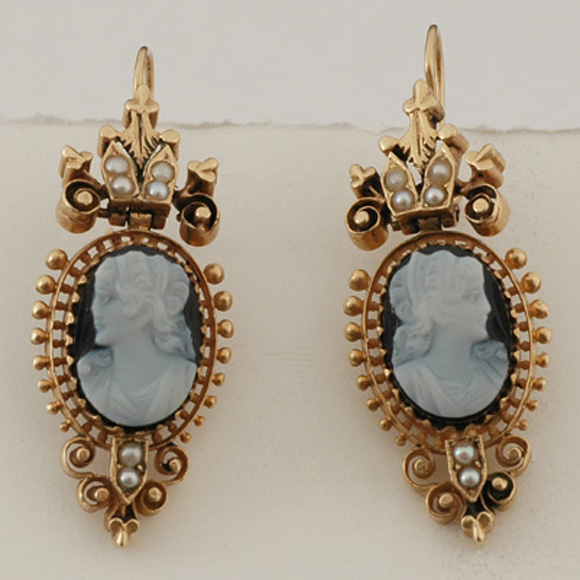 Appraisal: A pair of Antique style cameo earrings The articulated hardstone