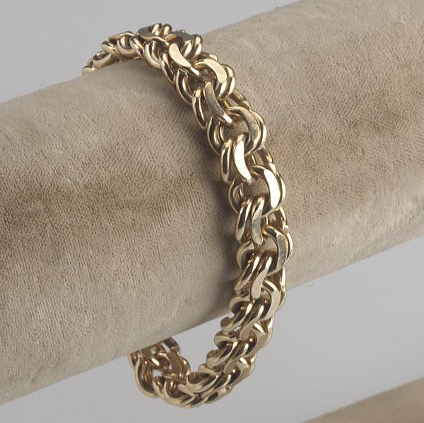 Appraisal: GOLD BRACELET Solid double links in k yg gs