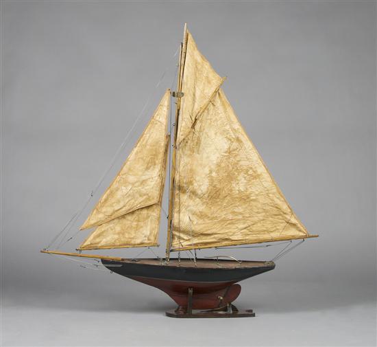 Appraisal: A Model of a Ship The Pond Boat Length inches