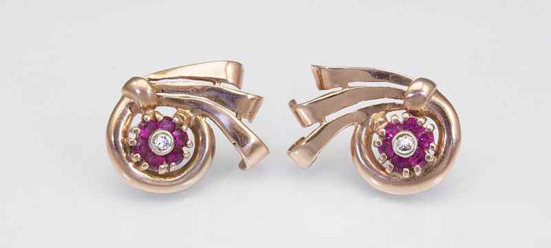 Appraisal: K ROSE GOLD RETRO EARRINGS K rose gold ring contain