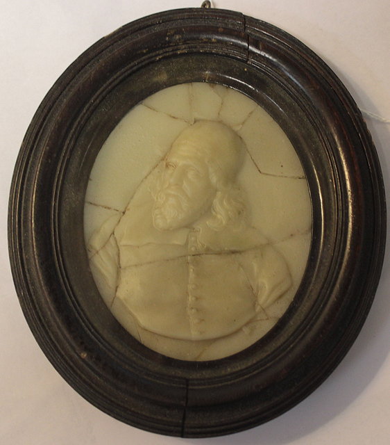 Appraisal: A MINIATURE OVAL WAX RELIEF of the Architect Inigo Jones