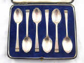 Appraisal: A set of six Dunstan pattern silver teaspoons in case