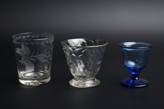 Appraisal: AN TH CENTURY JELLY GLASS with moulded honeycomb decoration cm