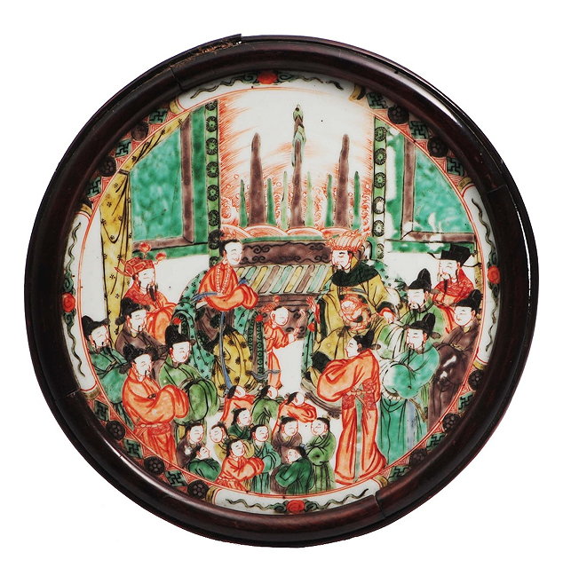 Appraisal: A Chinese famille verte roundelKangxi - painted with a court