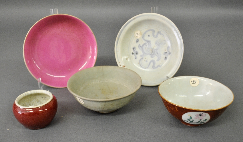 Appraisal: - Five pieces of Asian china th th c to