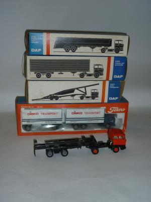 Appraisal: Three DAF articulated lorries boxed E another unboxed F and