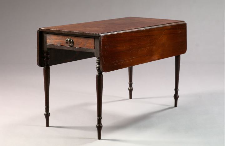 Appraisal: American Sheraton String-Inlaid Mahogany Drop-Leaf Table first quarter th century