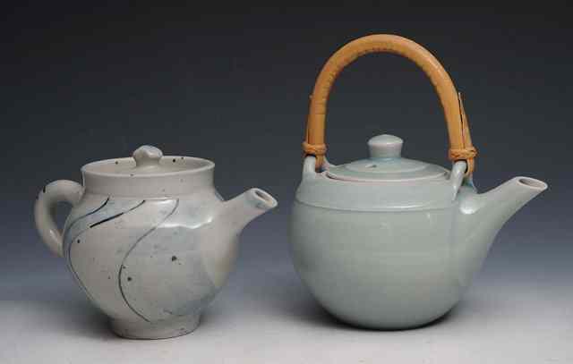 Appraisal: Derek Emms British - A porcelain teapot and cover crackled